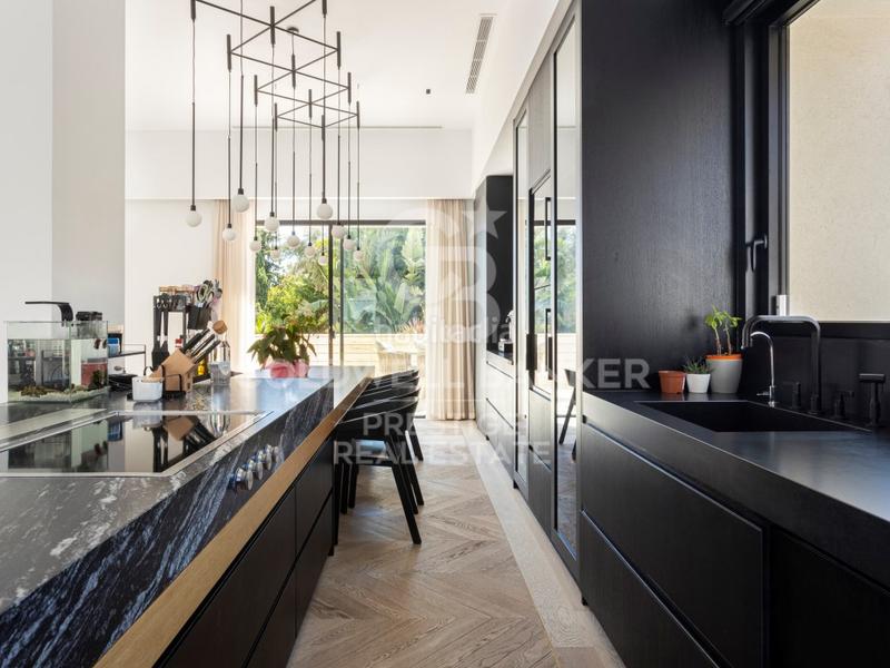 Foto 0792ccfa-0c14-4b2a-8cee-753fdec7d1cd. Casa con parcheggio in Sarrià Barcelona