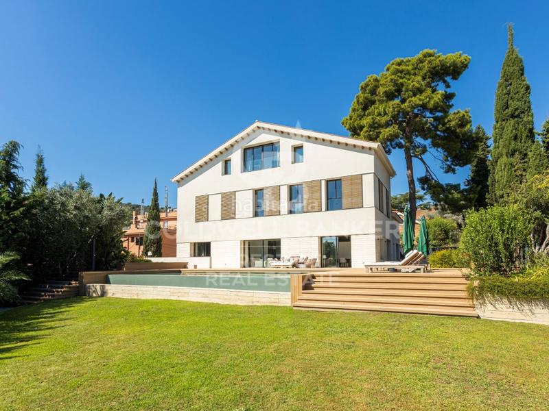 Foto 1ae81c83-42f9-44b3-908b-612a92a36d09. Casa con parcheggio in Sarrià Barcelona