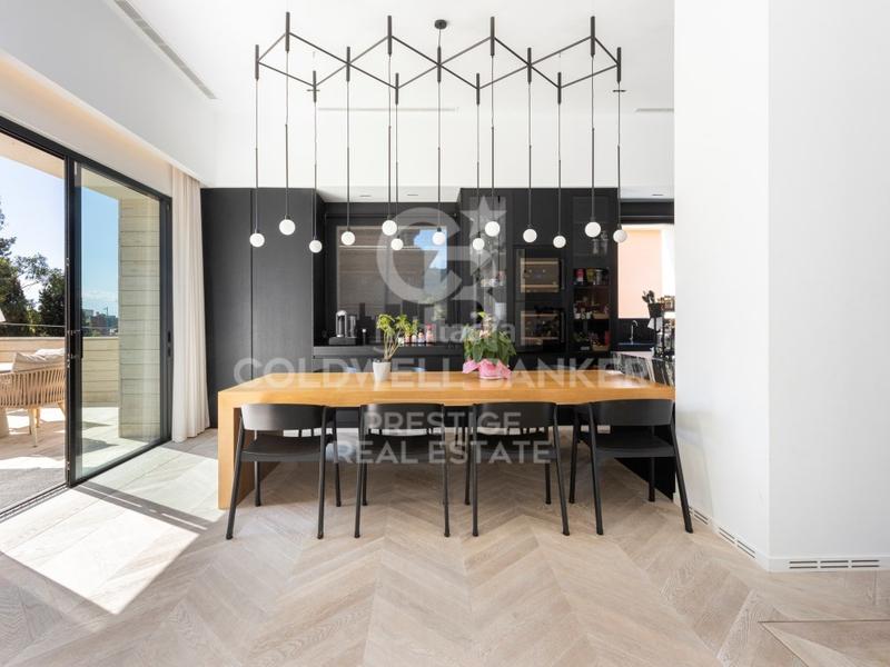 Foto 555cc86e-e956-41ad-aadb-75d2fd8ea8ff. Casa con parcheggio in Sarrià Barcelona