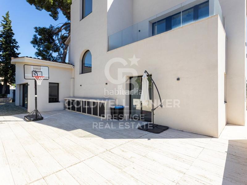 Foto 96794b8d-3acd-45c0-b113-66fd612fb181. Casa con parcheggio in Sarrià Barcelona