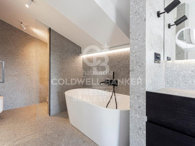 Foto f6c53898-1eaf-468b-a29b-ca475e0f522f. Casa con parcheggio in Sarrià Barcelona