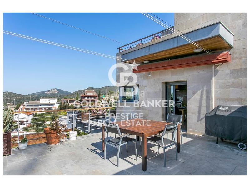Foto 11f9b281-14fc-49a1-89b5-34cbca14ed6b. Location maison avec parking dans La Miranda Esplugues de Llobregat