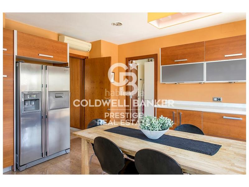 Foto 5e6a717d-a5e7-41cb-9b3e-4d77a4ae39fa. Location maison avec parking dans La Miranda Esplugues de Llobregat