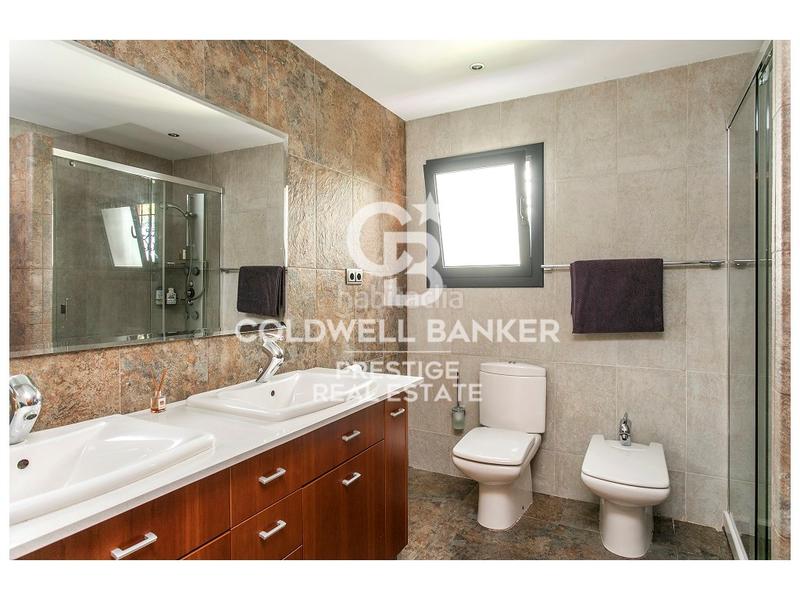 Foto 7fb7c74f-3f84-4430-9153-da67bb8f0877. Location maison avec parking dans La Miranda Esplugues de Llobregat