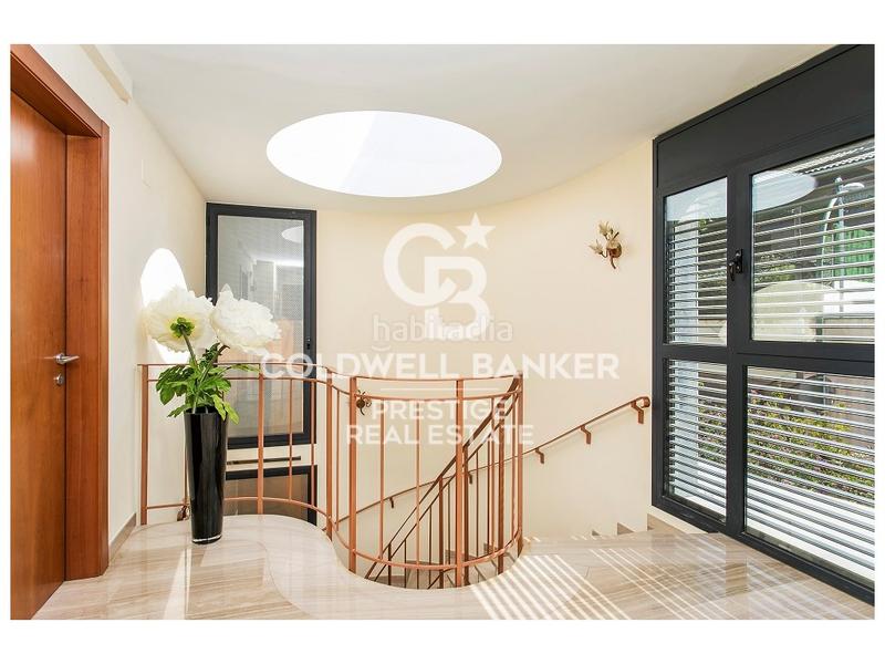 Foto 7ba0d9f6-296a-4f58-b7cd-f156166b74c1. Rent house with parking in La Miranda Esplugues de Llobregat