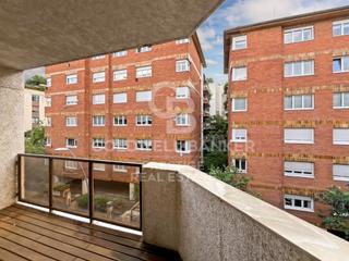 Pis  Calle copernic. En venta piso en calle copérnico con parking y 2 terrazas  sant