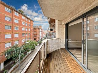 Appartement  N/a. En venta piso en calle copérnico con parking y 2 terrazas  sant