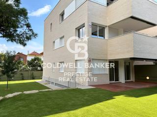 Rent Ground floor  N/a. Planta baja de obra nueva a 500 metros del mar en castelldefels,