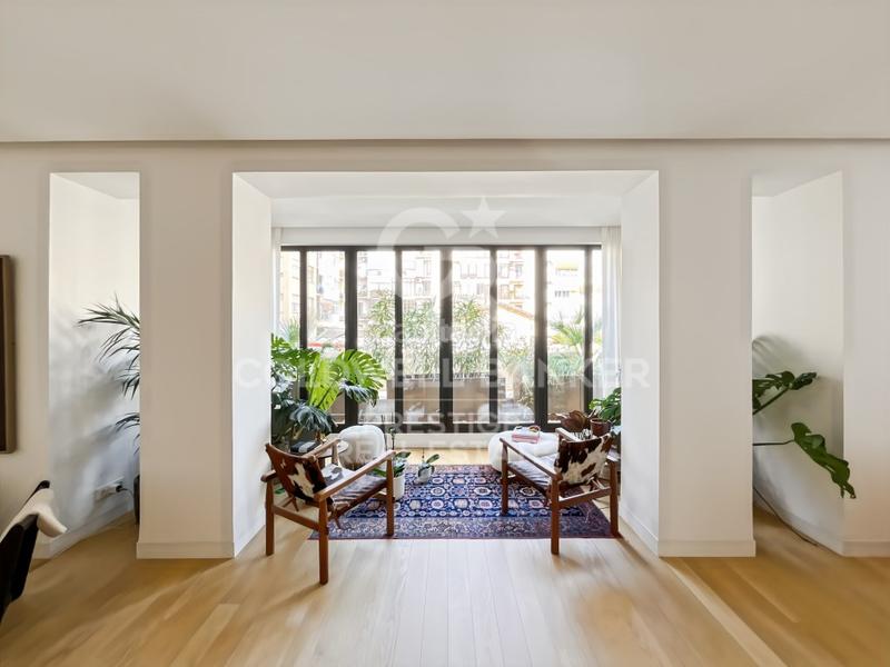 Foto 993921cf-08d1-4e0a-8e97-fbc9aac4799e. Etagenwohnung mit parking in Dreta de l´Eixample Barcelona