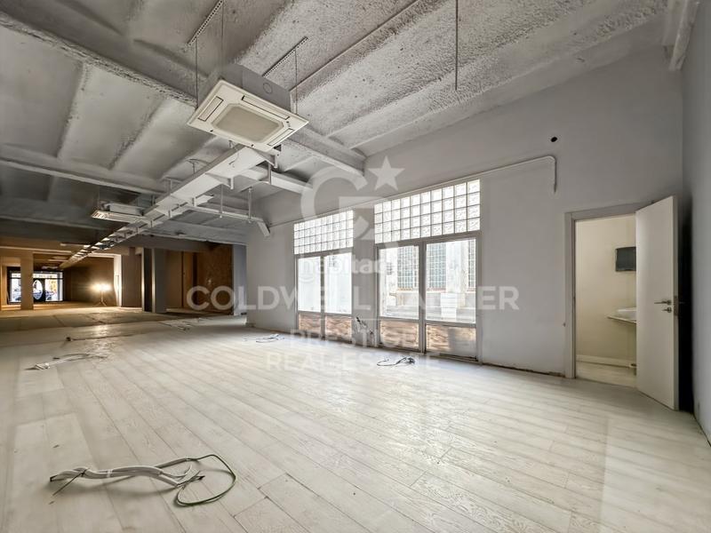 Foto c2797dbc-2ec7-49d7-b306-f37125a6eecc. Rent business premise in Dreta de l´Eixample Barcelona