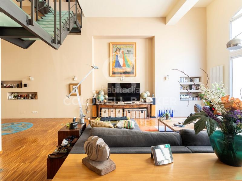 Foto 97ca7a82-ed14-46d0-9303-36d865bfd1bf. Loft  dúplex junto al park gell 265 m con parking y doble acceso en Barcelona