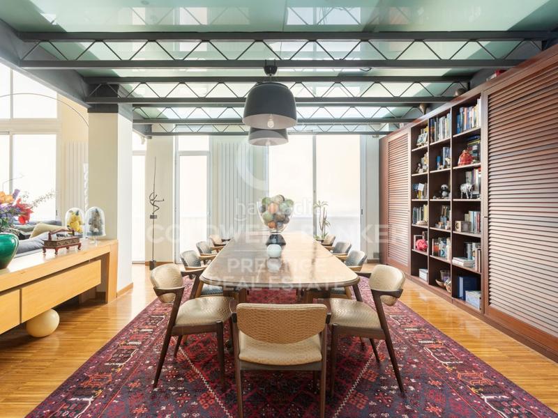 Foto b80f6920-f2fa-4347-a747-fb1dced7a207. Loft  dúplex junto al park gell 265 m con parking y doble acceso en Barcelona