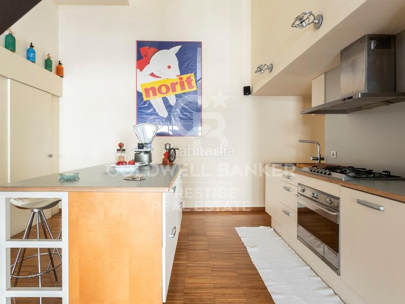 Foto c594bddc-7f6a-401e-b820-243e25ea3bc4. Loft  dúplex junto al park gell 265 m con parking y doble acceso en Barcelona