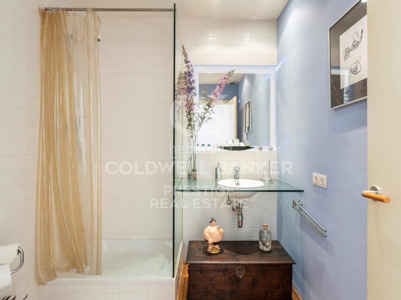 Foto c7f80ab8-bd83-472c-8667-0de4f17604a8. Loft  dúplex junto al park gell 265 m con parking y doble acceso en Barcelona