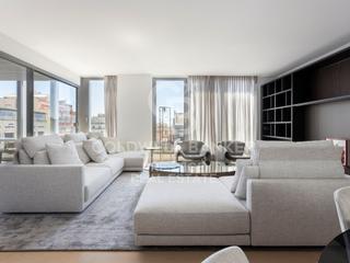 Ático en Dreta de l´Eixample. En venta ático reformado con terraza y opción a parking en rambl