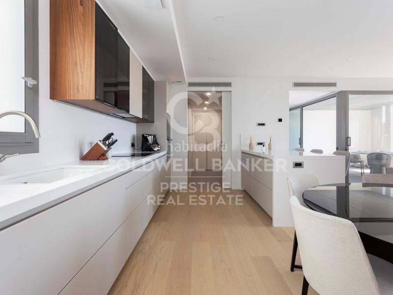 Foto 5996f6eb-978d-4fcb-83b8-e59055fbb95d. Dachwohnung mit parking in Dreta de l´Eixample Barcelona