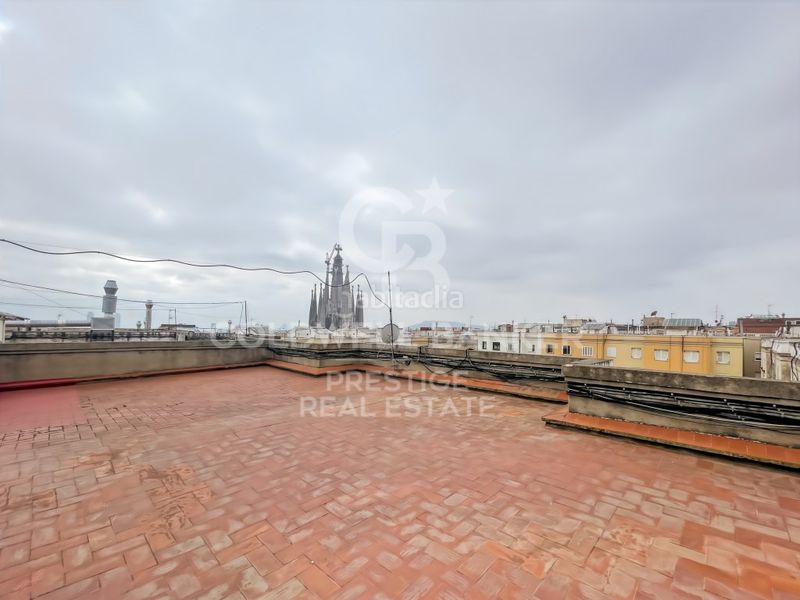 Foto 727ac991-bfab-4e48-b780-af22abc20f6f. Àtic a Sagrada Família Barcelona