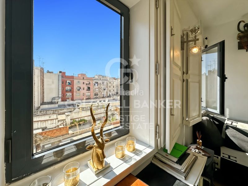 Foto 094f8143-9286-4457-a324-489d9982821a. Àtic a Raval Barcelona