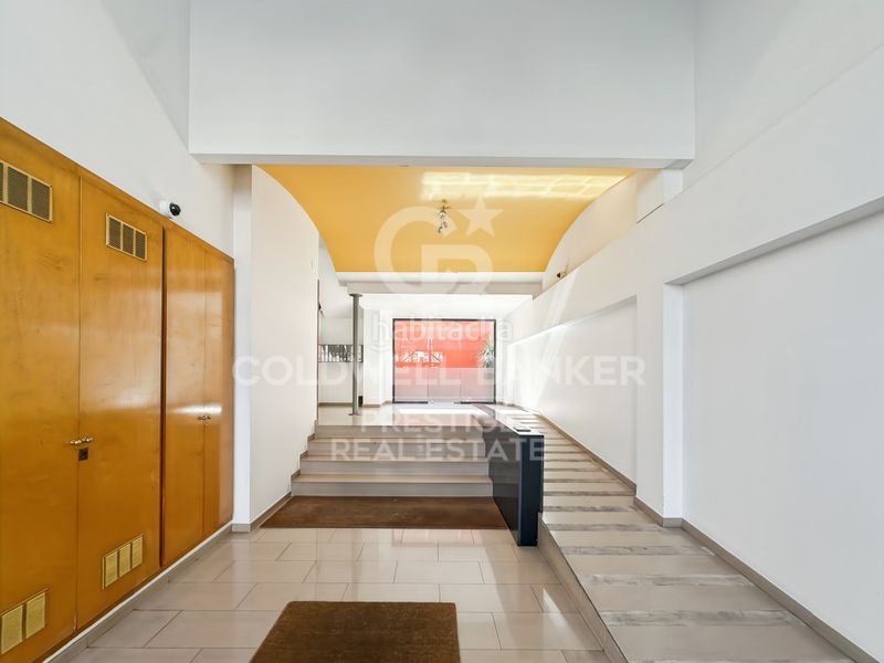 Foto b1947022-fef9-45f4-9ffc-095976230ceb. Àtic a Raval Barcelona