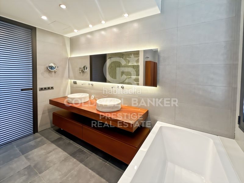 Foto 42d4bbe2-cfe9-4434-8e27-e2392f39c296. Casa amb aparcament piscina a Sant Gervasi - Bonanova Barcelona