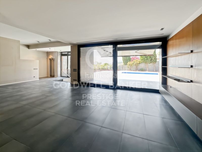 Foto 5b00b3fa-3ca7-4ce0-9dbe-914e4297b888. Casa amb aparcament piscina a Sant Gervasi - Bonanova Barcelona