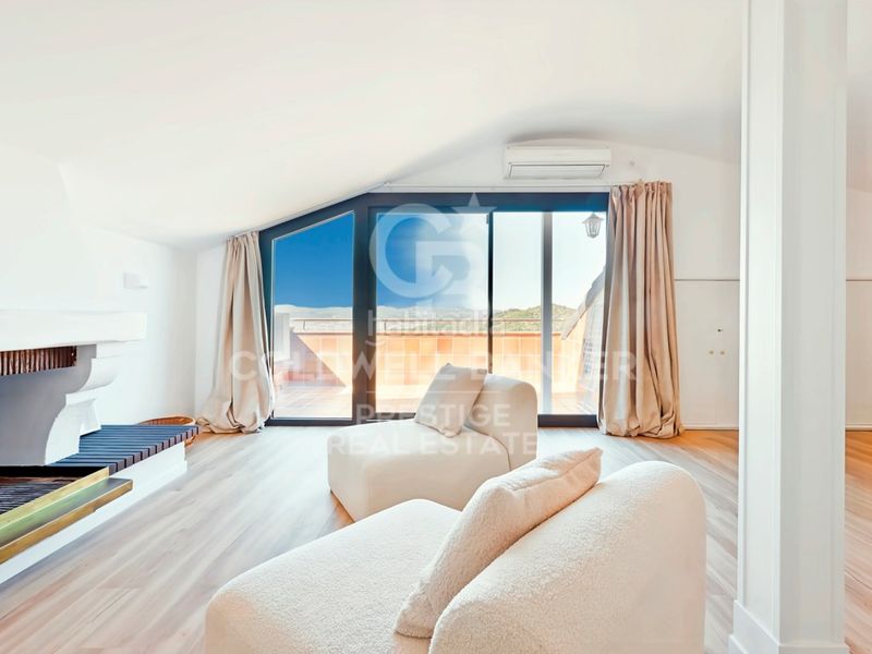 Foto 0d346acc-55eb-43e2-8cd8-32536bb1d00e. Casa amb aparcament a La Miranda Esplugues de Llobregat