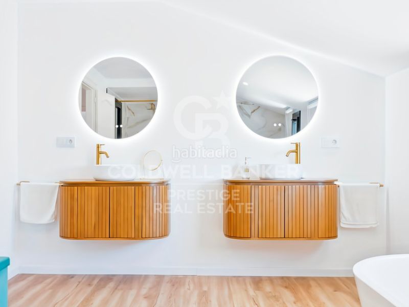 Foto 6987db81-7934-4790-9918-c11c78a61eef. Casa amb aparcament a La Miranda Esplugues de Llobregat