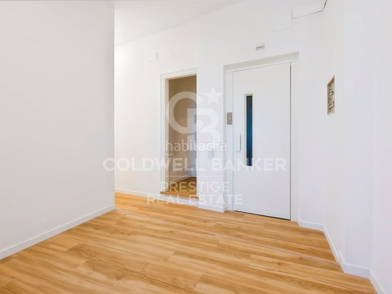 Foto a6d9c27c-8f83-4327-9bdc-d00f7737bd0e. Casa amb aparcament a La Miranda Esplugues de Llobregat
