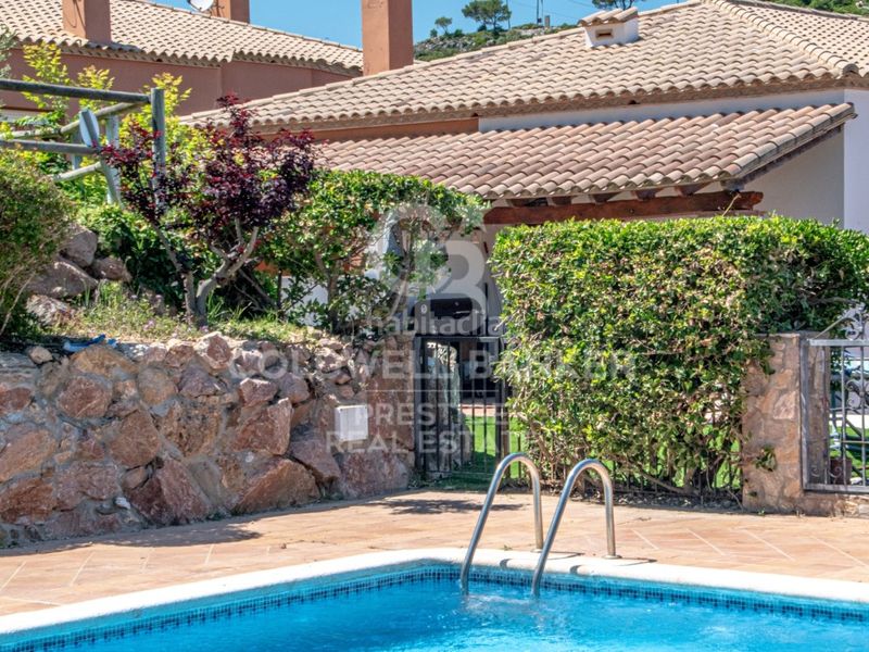Foto d386c142-e15a-4b0c-bad6-76a13a7051a4. Casa amb aparcament a Begur Begur
