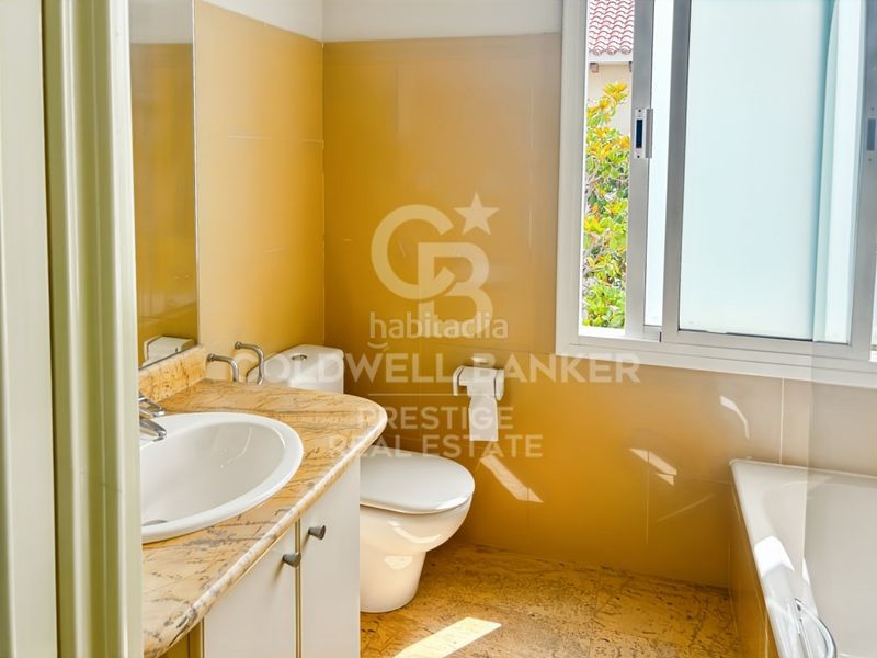 Foto f446ef25-d04e-420a-9af2-db181e8ebe41. Casa amb aparcament piscina a Califòrnia-Santa Madrona Masnou (El)