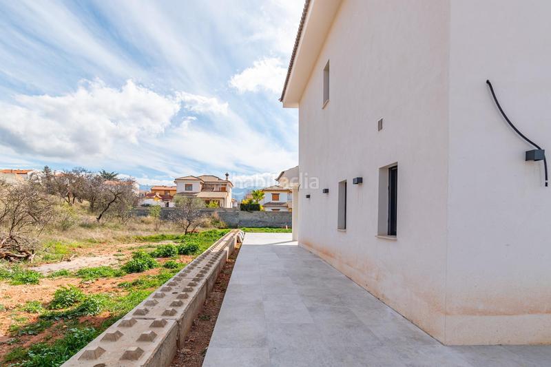 Foto b9685532-b287-4f8e-96c7-41dc4f365e1f. Chalet  nueva construcción . 5 dormitorios ,3 baños. en Otura