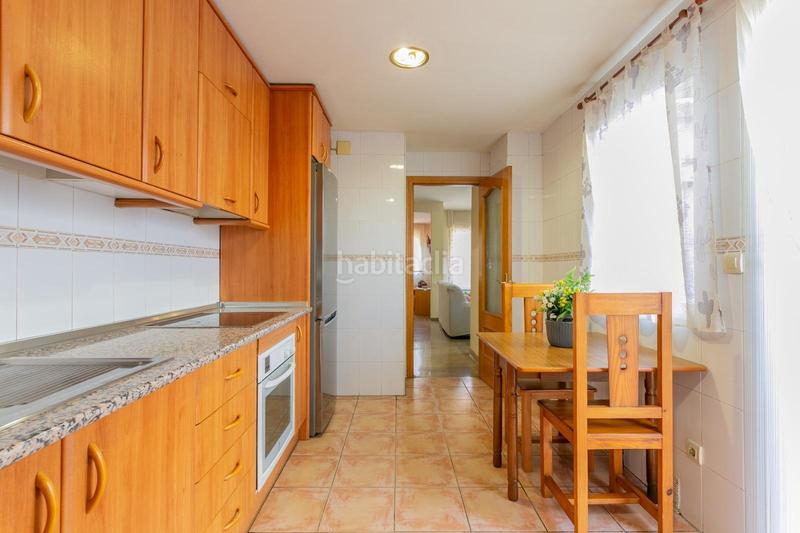 Foto 0a9beff2-3c98-4d75-8a48-1c8ec89fa43e. Casa adossada amb calefacció aparcament a Cerrillo de Maracena - Periodistas Granada