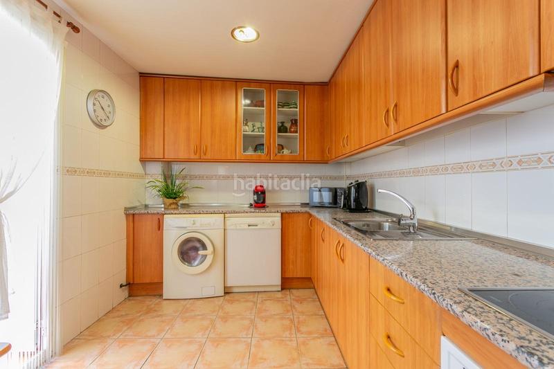 Foto b617549a-4747-4de5-88e7-94b53a2d5bac. Casa adossada amb calefacció aparcament a Cerrillo de Maracena - Periodistas Granada