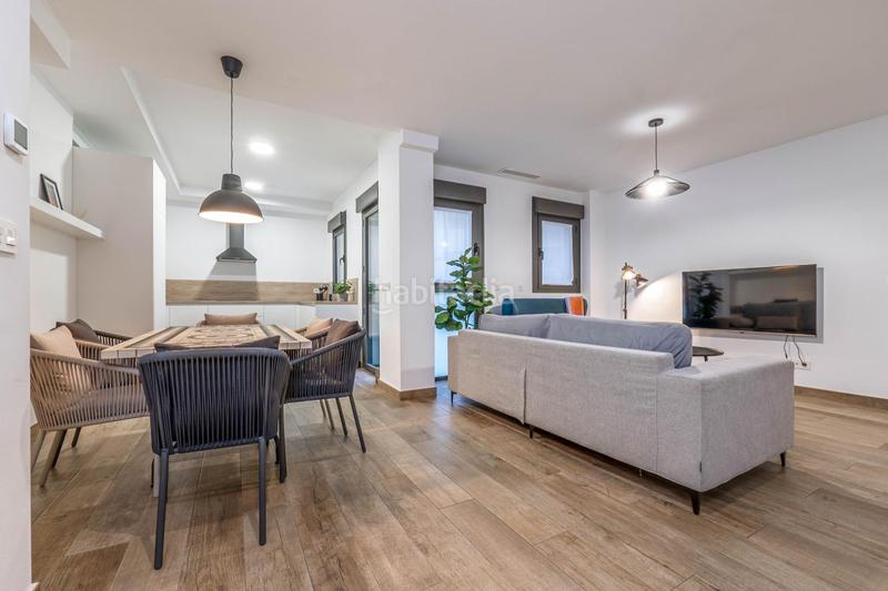Foto c5f84675-f8e8-48d9-b37e-d424a7c7b8bd. Piso en calle jose luis perez pujadas piso premium con piscina y garaje en zona forum junto a la ciudad de la justicia en Granada