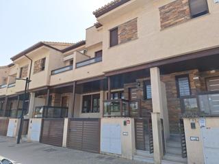 Location Maison jumelée à San Miguel. Alquiler de una fabulosa adosada, junto al centro comercial neva