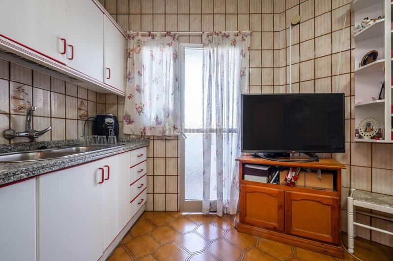 Foto 40e16363-69c0-470f-83a2-e6ac1e5401f0. Piso  céntrico con 3 grandes habitaciones, 2 baños, terraza, cocina, despensa y lavadero. garaje opcional en Albolote