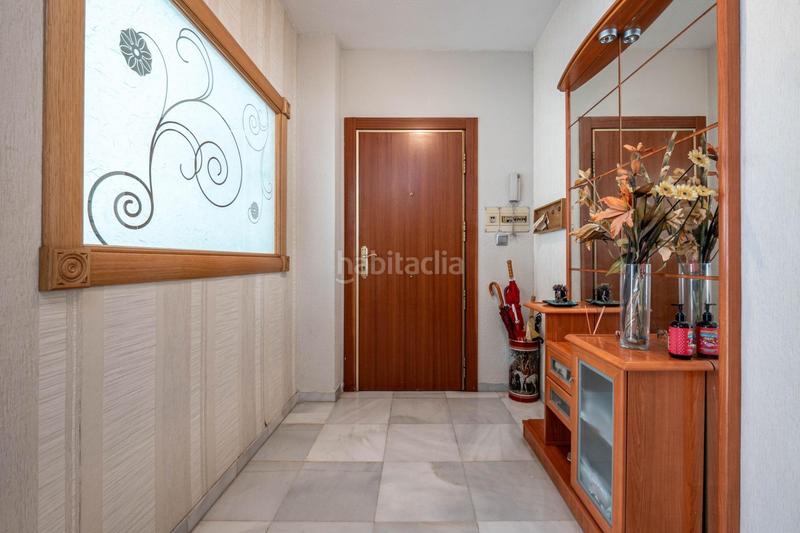 Foto 6661e264-4541-40b2-87e8-de68606896ed. Piso  céntrico con 3 grandes habitaciones, 2 baños, terraza, cocina, despensa y lavadero. garaje opcional en Albolote
