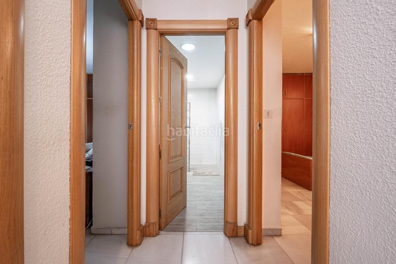 Foto 68cbf6f6-bad9-4d3d-9abe-aaf37d8d2120. Piso  céntrico con 3 grandes habitaciones, 2 baños, terraza, cocina, despensa y lavadero. garaje opcional en Albolote
