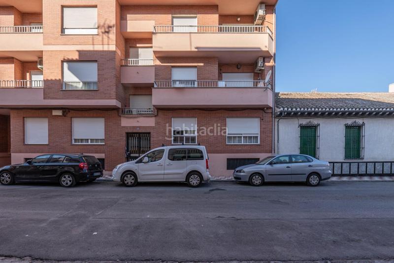 Foto 90c3ed86-fda5-4eab-a6c2-fea1f1bf6c1d. Piso  céntrico con 3 grandes habitaciones, 2 baños, terraza, cocina, despensa y lavadero. garaje opcional en Albolote