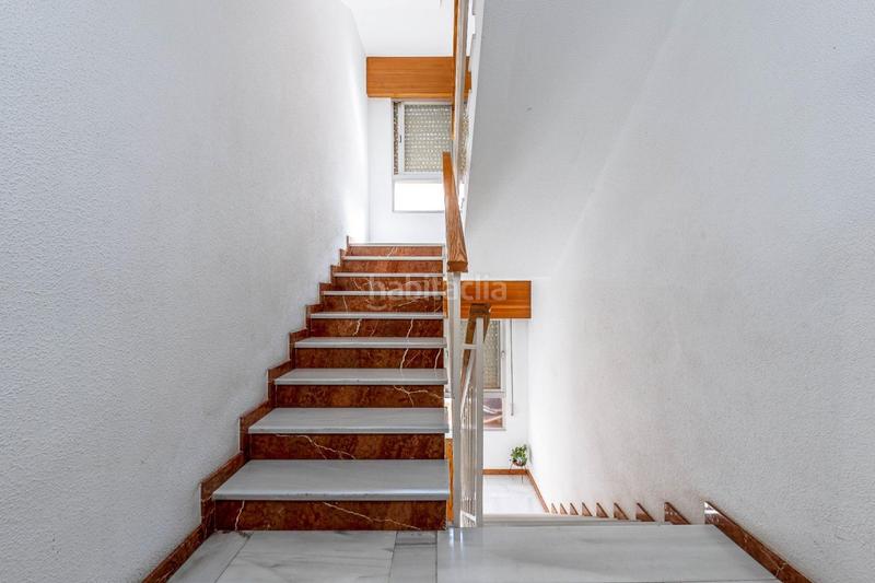 Foto b852bf81-770e-44b8-a143-cdd71cbc5ecf. Piso  céntrico con 3 grandes habitaciones, 2 baños, terraza, cocina, despensa y lavadero. garaje opcional en Albolote