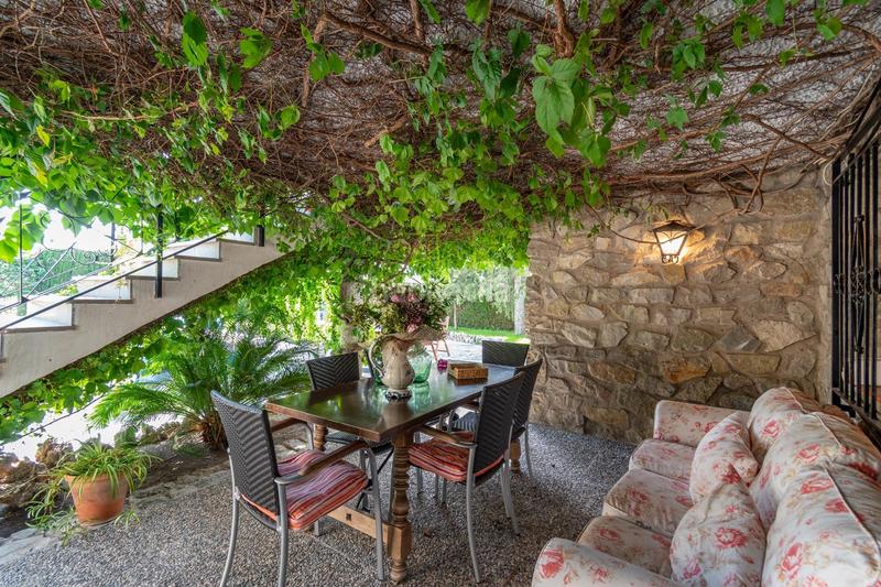 Foto 0ee44104-f177-47e2-96a0-d35eee51bd1e. Chalet preciosa casa con piscina privada en urbanización molino alto en Huétor de Santillán