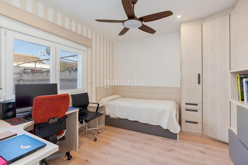 Foto 13c34eb5-d512-4936-bc72-8481e2587d2a. Maison jumelée avec parking piscine dans Rosaleda - Juventud Granada