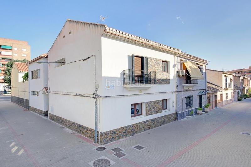 Foto 34e0cd01-96c5-4f5c-9f87-e8a970df3706. Maison jumelée avec parking piscine dans Rosaleda - Juventud Granada