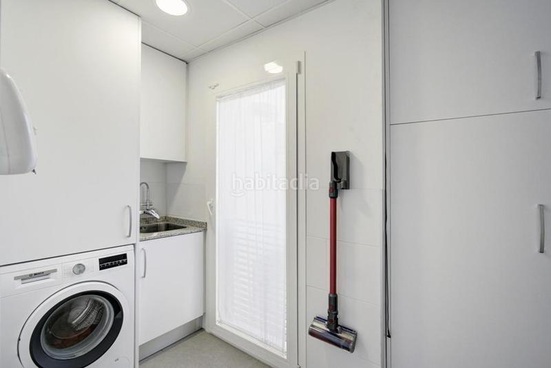 Foto a788d3af-ca78-49ce-894e-0325548e17af. Maison jumelée avec parking piscine dans Rosaleda - Juventud Granada