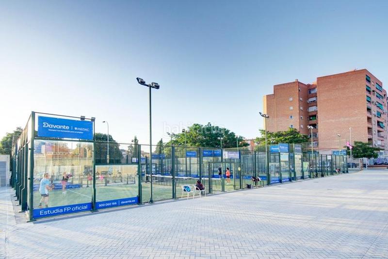 Foto c42e1d21-896a-4cb4-b7bf-aa8a0d577334. Maison jumelée avec parking piscine dans Rosaleda - Juventud Granada