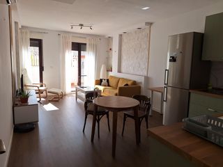 Miete Dachwohnung in San Antón. Se alquila ático en zona centro de armilla 570,00