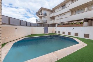 Appartamento in Calle de la estación de tranvías 20. Precioso piso con dos dormitorios, garaje y trastero junto a par