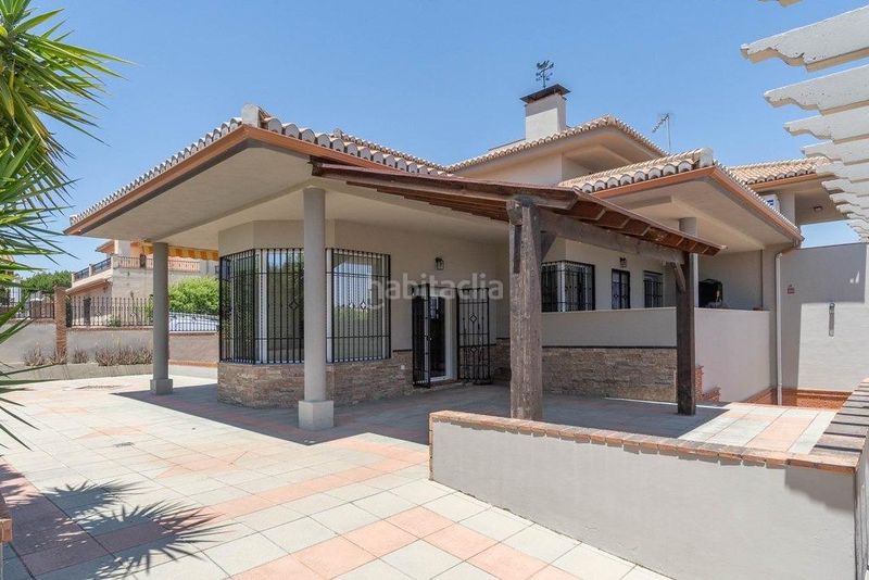 Foto b8f1da15-2fb9-44af-a631-b7ae132b7572. Chalet in calle calle reina sofía 31 in Villa de Otura
