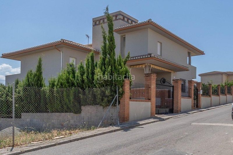 Foto f3febed0-6533-41ad-91df-b39c97525409. Chalet in calle calle reina sofía 31 in Villa de Otura