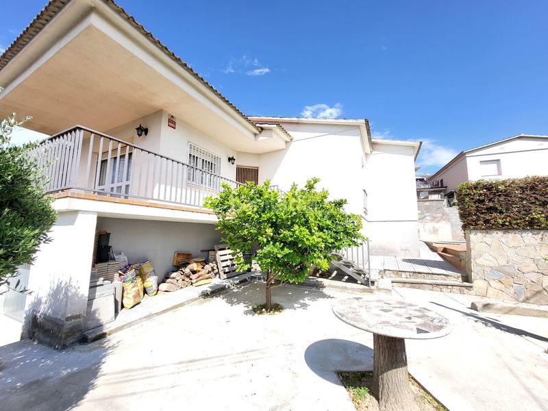 Foto af8b5a84-9645-4a36-8fd2-5212fd60036c. Casa a roger de lluria a Can Rial Esparreguera